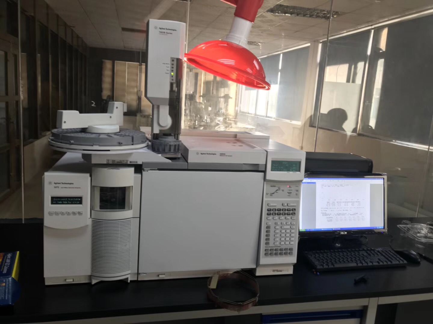 東莞某實驗室購買我司安捷倫 GCMS 6890N-5975安裝調試完畢。